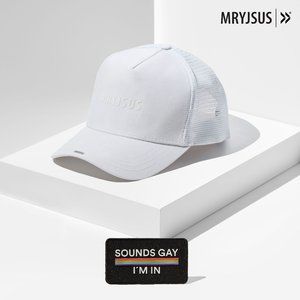 TRUCKER CAP. CUSTOMIZE KIT.